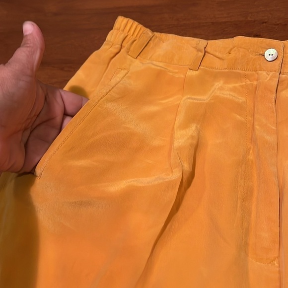 JSong Silk Pleated Short Yellow Orange Size 10 Medium Elastic Sides High waist - Picture 2 of 9